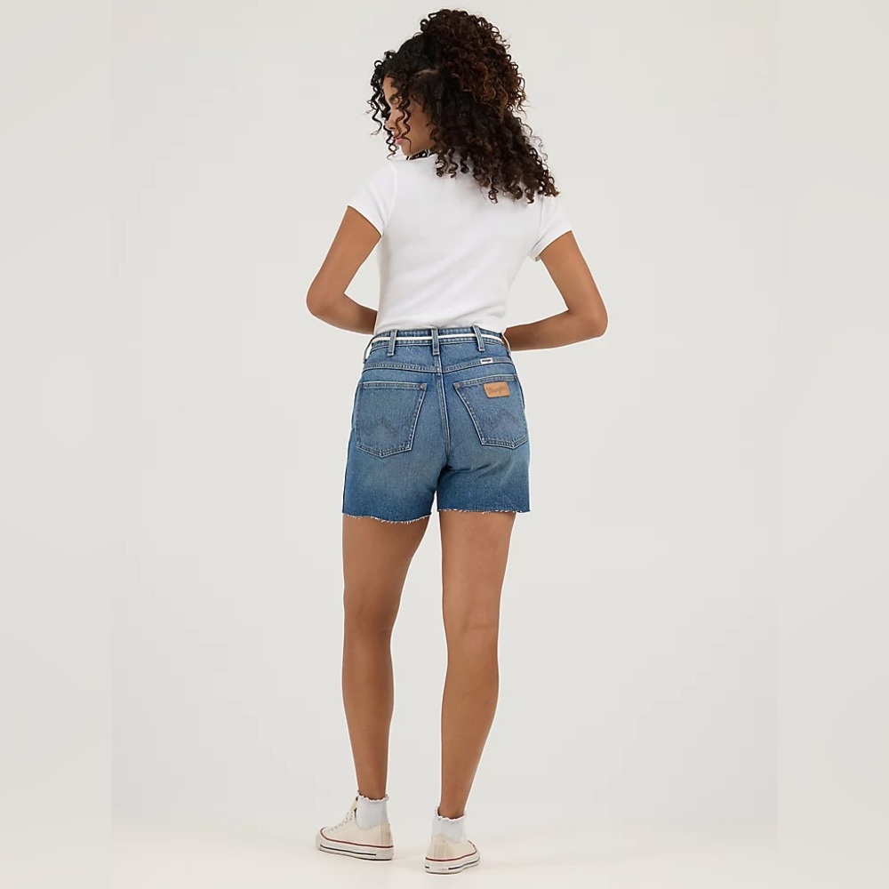 NWOT ✨ WOMEN'S HIGH RISE MID-LENGTH COWBOY SHORT - Picture 9 of 9